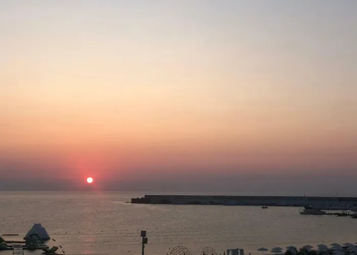 Taormina Wonderful Solarium Apartment